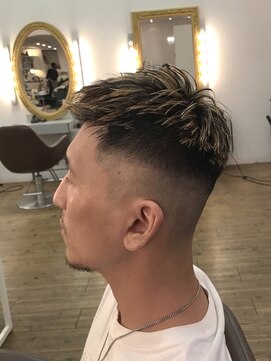 コワファースト 別府 スキンフェード×ハイライト