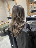 サニー 渋谷(SUNNY)&nbsp;バレイヤージュ、ハイライト、レイヤーロング、グレーベージュ