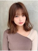 30代大人かわいい外ハネセミロング × ミルクティーベージュ