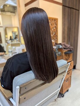 ヘアリゾート粋 ウナム 新宿東口店(enam) 透明感ブラウン/艶髪/ストレート