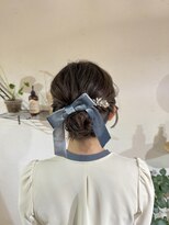 エクリュ(e'cru)&nbsp;大人可愛い◎ベロアリボンのふんわりシニヨンアレンジ