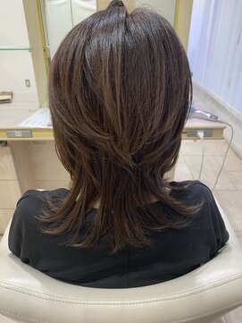 アッシュ 仙川店(Ash) 40代50代60代くびれウルフヘア艶カラー白髪ぼかしミディアム