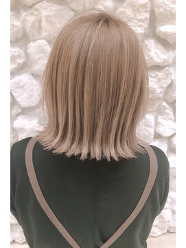 モアナ バイ ヘッドライト 川口店(Moana by HEADLIGHT) Moana【川口】#ブリーチ#切りっぱなしボブ#ベージュ