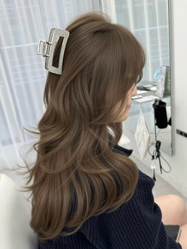 アマトウキョウスマートサロン(AMA TOKYO×Smart Salon) ヘーゼルベージュ　ブリーチなし　レイヤーカット　海外風