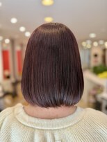 ヘアーエボリューション 艶カシスブラウンの丸みボブ