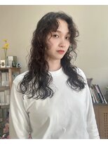 スイ チトセ(suiii chitose)&nbsp;ニュアンスウェーブ×ミディアムパーマ【千歳美容室】