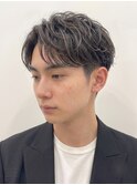 メンズフェザーショートパーマビジネス清潔感センターパート