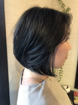 メイハ(MEIHA) 寒色系インナーカラーボブ