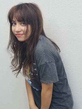 トレ(TRE) 不規則カールのラフな甘ロング