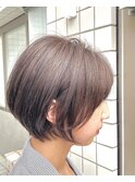 ショートボブ／グレージュカラーシルキーベージュ／チョコレート