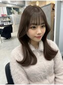 【くびれミディアムヘア】