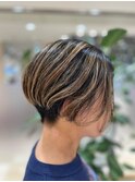 ショートボブ