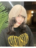 ナナ(NANA)&nbsp;ウルフカット/ホワイトベージュ/デザインカラー/ブリーチ