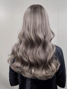 ネハス ナガオカ(nehus.nagaoka) ブリーチ/イメチェン/ホワイトブロンド/外ハネボブ/美髪