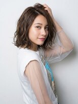 アッシュ 亀戸店(Ash)&nbsp;脱白髪染めハイライト×髪質改善で白髪を活かす艶髪ミディアム