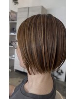 ボンドヘアステージ 良福寺店(BOND hair stage) 細めハイライトで叶える、大人の透明感カラー