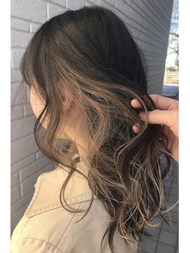 リタ ヘアメイク(Rita hair make) インナーカラー