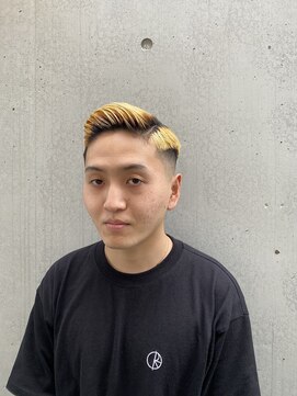 タケシズバーバー(BARBER) 金髪七三オールバック