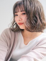 サイドシルエット　大人可愛い
