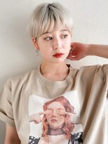 コンパクトショート×プラチナブロンド