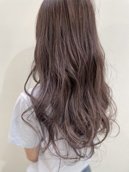 ヘアカラーに特化した専任のスペシャリストがお客様の魅力を最大限に引き出す色味をご提案します♪