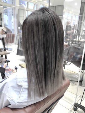 クアトログランシュ ひたちなか店(QUATRO×GranCieux) エアタッチバレイヤージュ×ホワイトシルバー