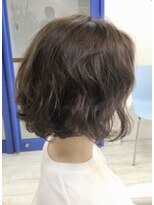 アルターシェリー(aL-ter che'rie)&nbsp;流れるレイヤー/大人巻き 旬髪色カーキグレージュボブ