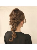 ファム(fam)&nbsp;下目のぽんぽんポニー