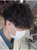 波巻きスパイラルパーマメンズマッシュツーブロックメンズパーマ