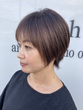 アッシュ アーティスティック スタジオ オブ ヘア(Ash artistic studio of hair) 大人ショート