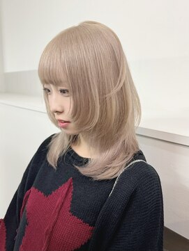 サンク 原宿 表参道(cinq) ★ミルクティーベージュ顔周りレイヤーカット韓国ヘアハイトーン