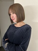 ユヌ(Une)&nbsp;【nanami】ぱつっとミニボブ × ハイトーンベージュ