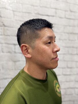 グレイスフル バーバープラチナム 六本木店(Graceful Barber platinum) ビジネスマンにおすすめフェードスタイル!