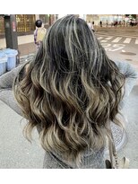 ピヨン 心斎橋(piLLon)&nbsp;バレイヤージュカラー☆プラチナグレージュ