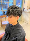 束感ツーブロックマッシュショートツイストスパイラルモテ髪流行