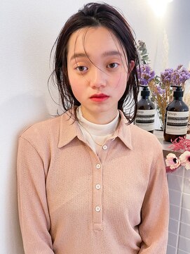 トゥコ(tuco) 前髪長め　レイヤースタイル　暗髪