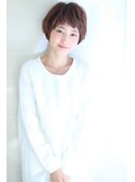 ことりベージュネイビーカラー毛先パーマ小顔ワンサイドショート