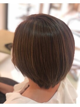 エルフォート(L.FORT) ショートボブ×ハイライト