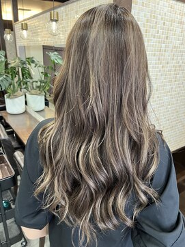 ハイパー(HYPER) ハイライト×ミルクティーベージュ白髪ぼかし　脱白髪染め