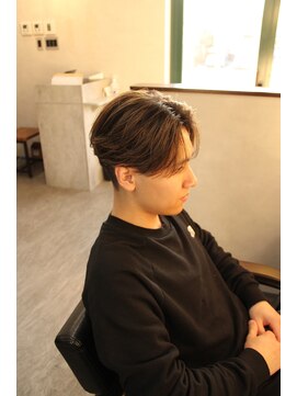 ウォルク(WOLK) センターパート/毛流れパーマ/ハイライトカラー