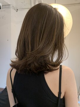 ライン(LINE) ミルクティーベージュ/レイヤーカット