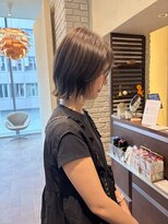エルサフィロ ヨドヤバシ(el zafiro yodoyabashi) レイヤーボブ オリーブグレージュ
