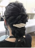 dee 黒髪×ゴールドバレッタアレンジ