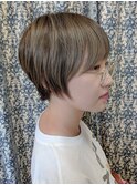 ストレートショート×グレージュ
