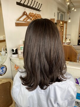 アミュレ(Amule) 大人可愛いナチュラルストレート外ハネセミディヘア梅ヶ丘美容室