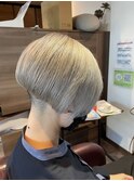 20代30代40代50代刈り上げマッシュハイトーン