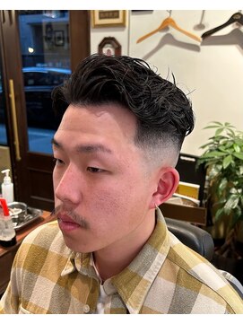 カムレイドフォーライフ(COMRADE 4 LIFE) 担当西村　パーマスタイル