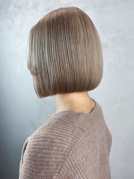 アルバム 銀座(ALBUM GINZA) ミルクティーボブ_斜めバンググレージュカラーシルキー_ba440501