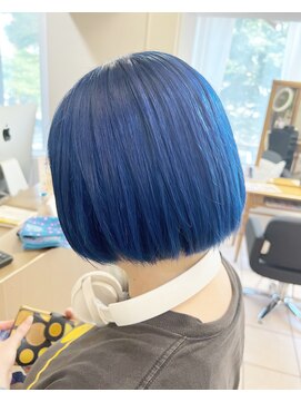 サロン ド ビカ(Salon de bika) ミニボブ×鮮やかブルー