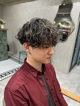 ゼスト リル 新宿(ZEST lill) 波巻きパーマ 波巻きスパイラル メッシュ ハイライト 塩澤太一